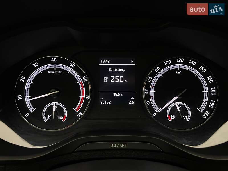 Внедорожник / Кроссовер Skoda Karoq 2019 в Киеве