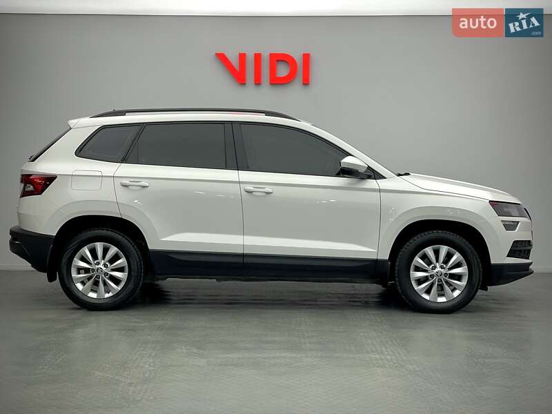 Внедорожник / Кроссовер Skoda Karoq 2019 в Киеве