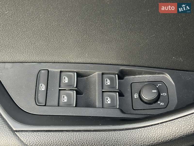 Позашляховик / Кросовер Skoda Karoq 2018 в Києві