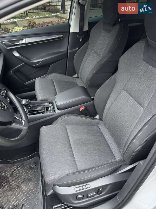 Внедорожник / Кроссовер Skoda Karoq 2018 в Киеве