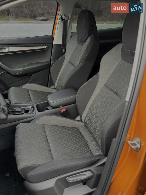 Внедорожник / Кроссовер Skoda Karoq 2024 в Днепре