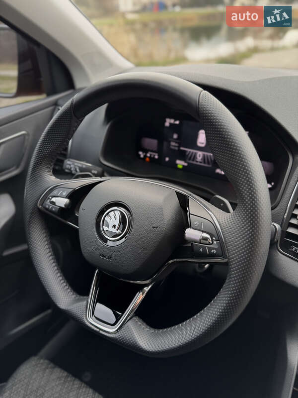 Внедорожник / Кроссовер Skoda Karoq 2024 в Днепре