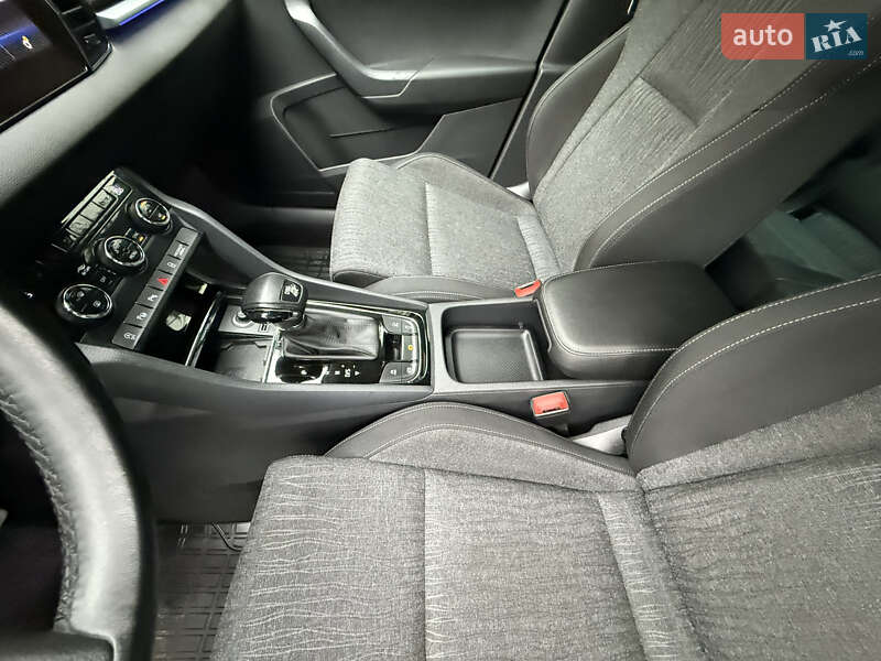 Внедорожник / Кроссовер Skoda Karoq 2020 в Ровно