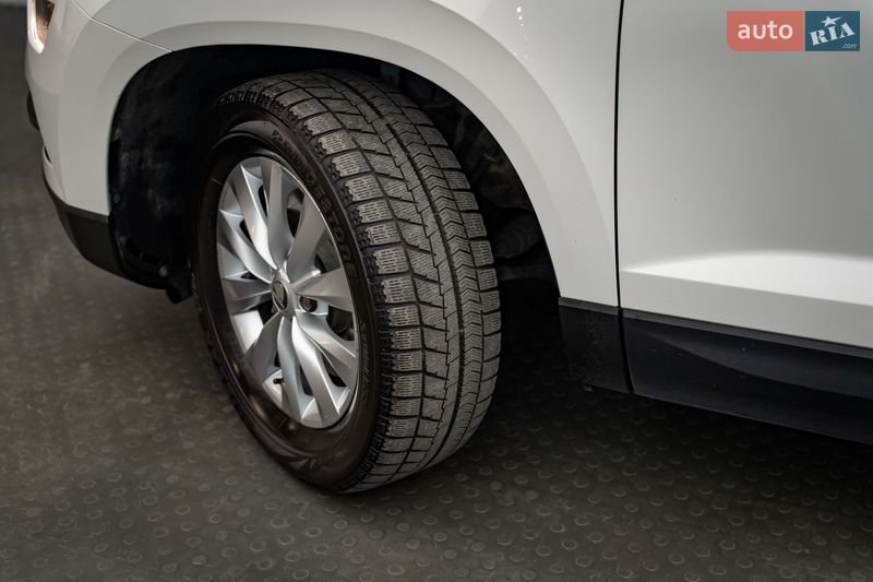 Внедорожник / Кроссовер Skoda Karoq 2020 в Киеве