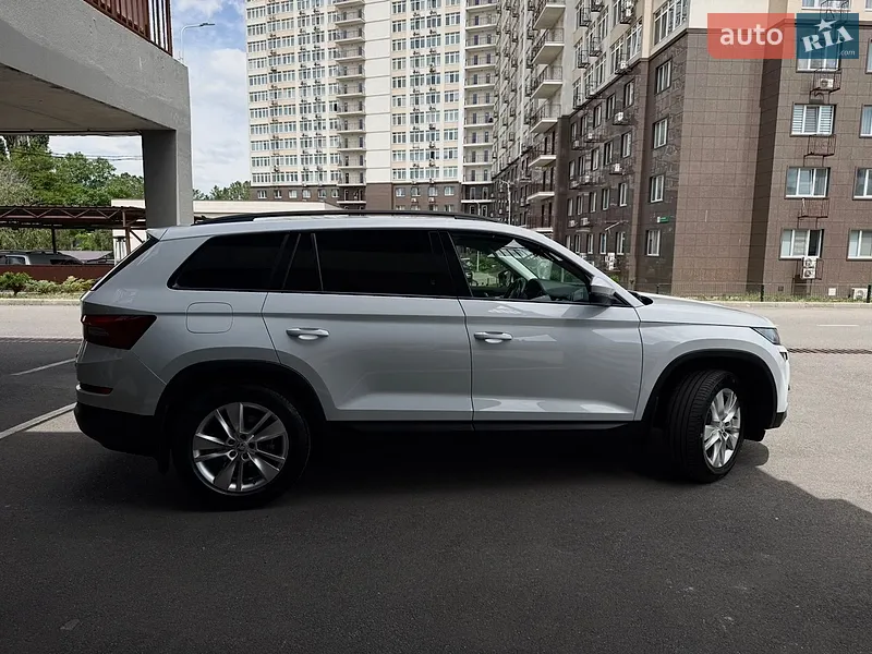 Skoda Kodiaq 2017 VIN TMBLJ6NS8HB400069 фото оголошення 8 з 131