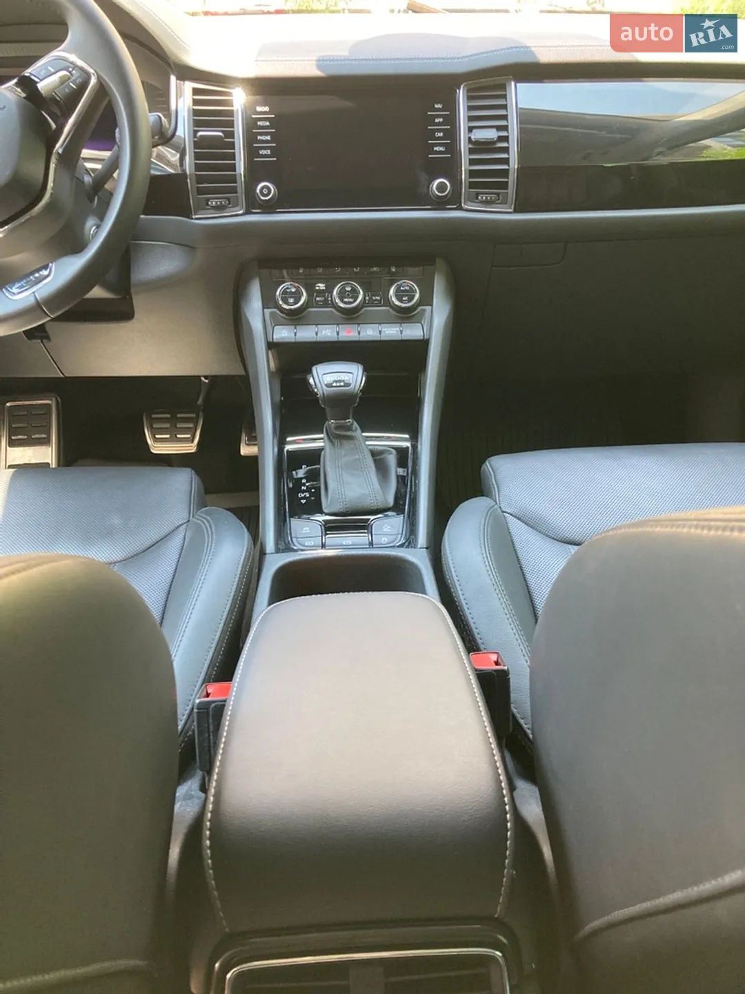 Skoda Kodiaq 2023 VIN TMBLN7NS5RB400543 фото оголошення 3 з 17