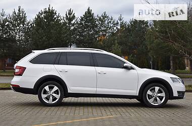 Універсал Skoda Octavia Scout 2017 в Дрогобичі