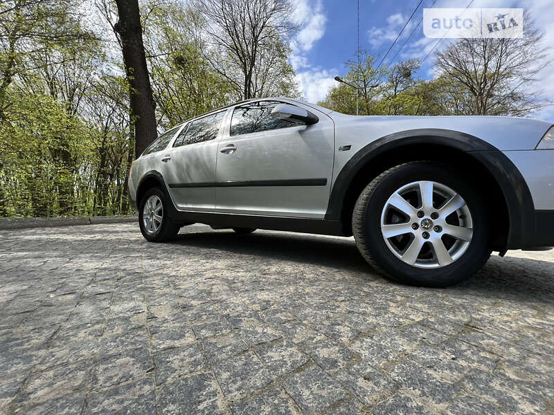 Універсал Skoda Octavia Scout 2008 в Чернівцях