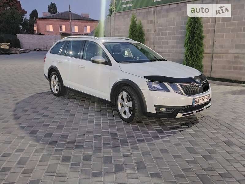 Универсал Skoda Octavia Scout 2017 в Новомиргороде