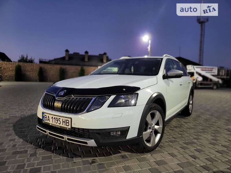 Универсал Skoda Octavia Scout 2017 в Новомиргороде