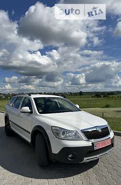 Универсал Skoda Octavia Scout 2012 в Шумске