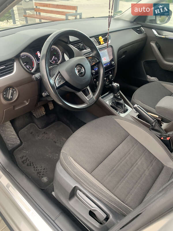 Универсал Skoda Octavia Scout 2018 в Хусте