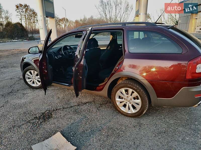 Универсал Skoda Octavia Scout 2010 в Ровно