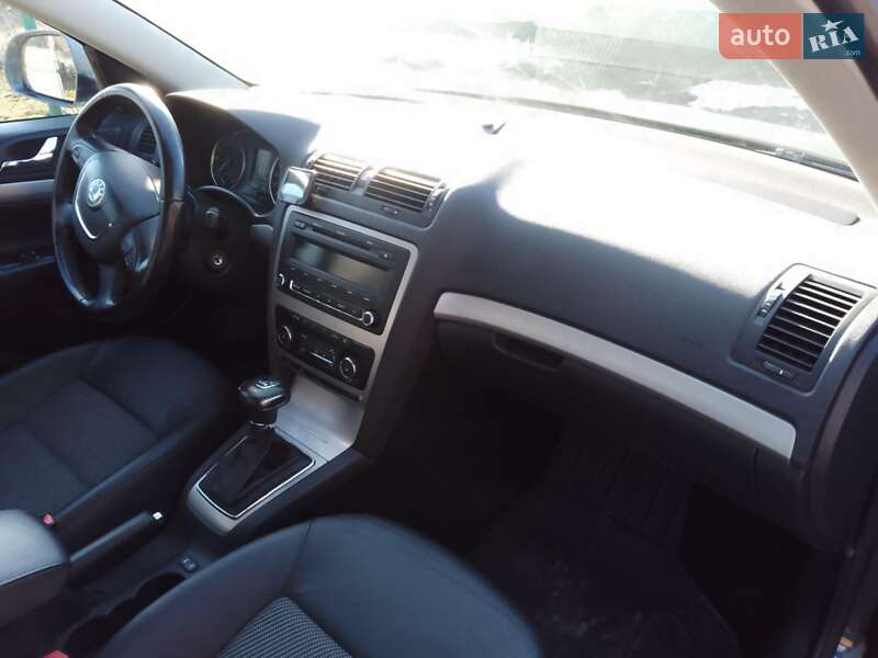 Универсал Skoda Octavia Scout 2010 в Старом Самборе