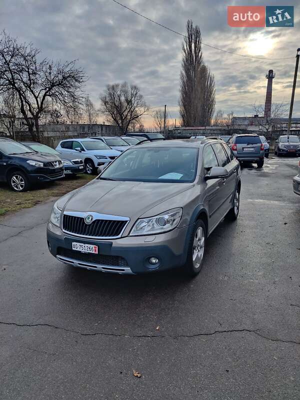 Универсал Skoda Octavia Scout 2011 в Чернигове