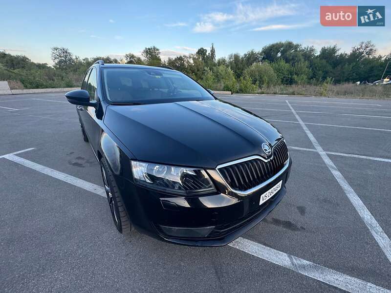 Універсал Skoda Octavia Scout 2016 в Бучі