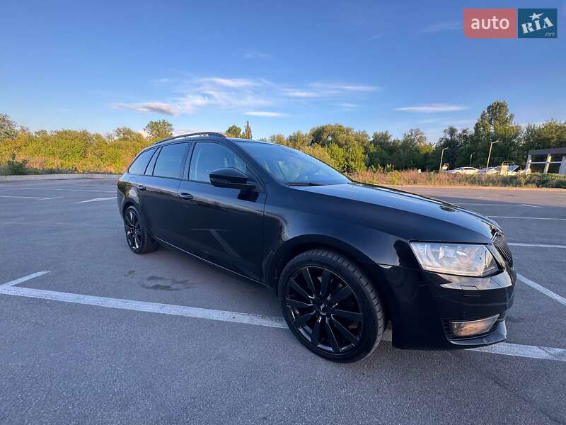 Універсал Skoda Octavia Scout 2016 в Бучі