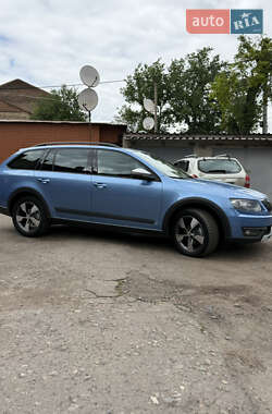 Универсал Skoda Octavia Scout 2015 в 