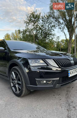 Універсал Skoda Octavia Scout 2018 в Дніпрі
