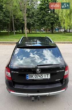 Универсал Skoda Octavia Scout 2015 в Ровно