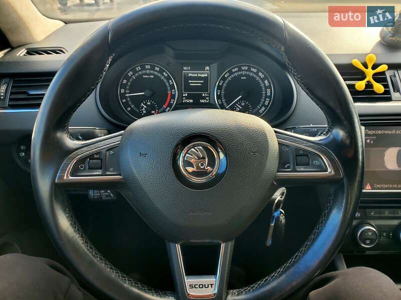 Универсал Skoda Octavia Scout 2015 в Черновцах