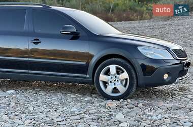 Універсал Skoda Octavia Scout 2011 в  фото 3 Універсал Skoda Octavia Scout 2011 в