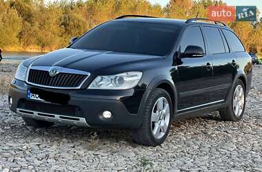 Універсал Skoda Octavia Scout 2011 в  фото 12 Універсал Skoda Octavia Scout 2011 в