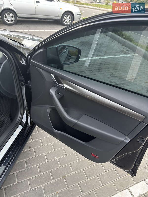 Универсал Skoda Octavia Scout 2016 в Киеве фото 23 Универсал Skoda Octavia Scout 2016 в Киеве