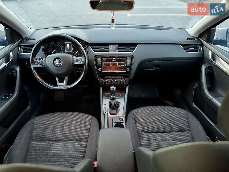 Универсал Skoda Octavia Scout 2016 в Луцке