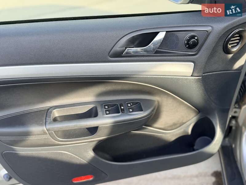 Универсал Skoda Octavia Scout 2013 в Вознесенске