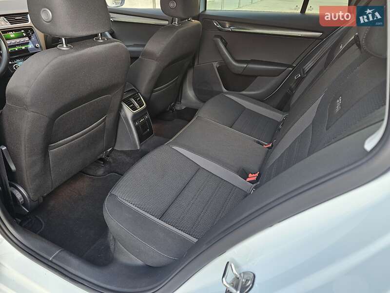 Универсал Skoda Octavia Scout 2017 в Киеве фото 55 Универсал Skoda Octavia Scout 2017 в Киеве