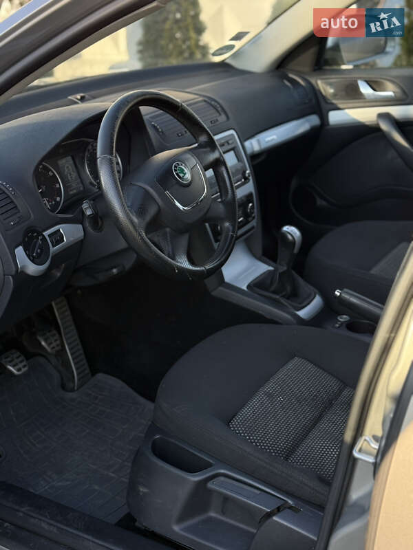 Универсал Skoda Octavia Scout 2010 в Луцке