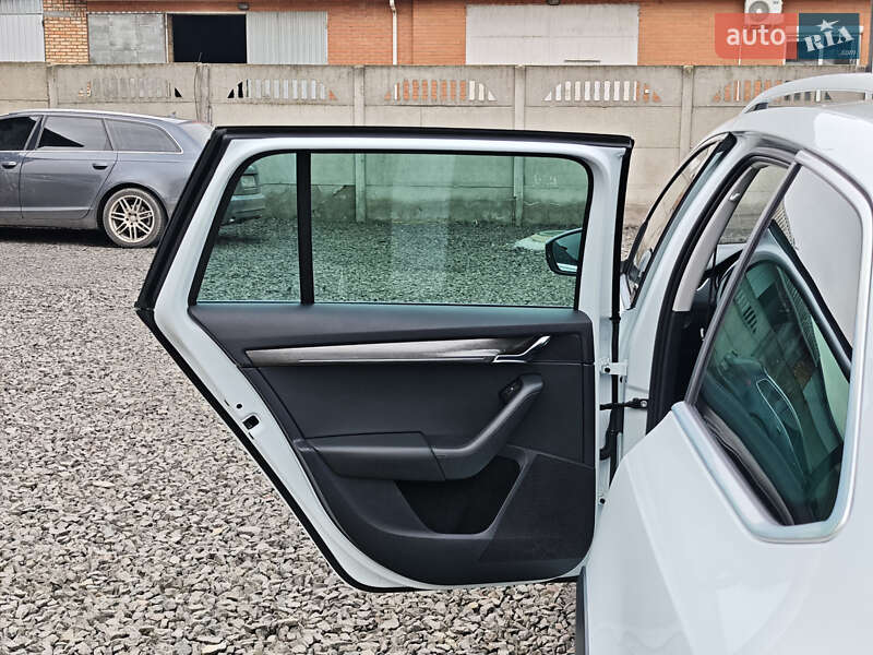 Универсал Skoda Octavia Scout 2018 в Луцке фото 45 Универсал Skoda Octavia Scout 2018 в Луцке