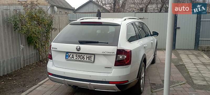 Универсал Skoda Octavia Scout 2015 в Бобровице