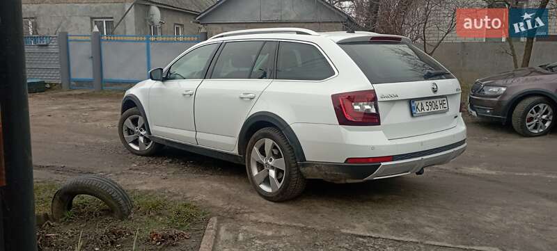 Универсал Skoda Octavia Scout 2015 в Бобровице