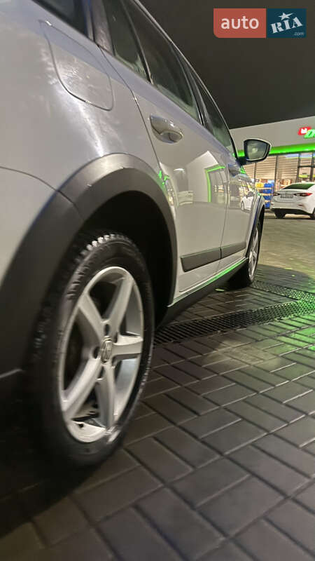 Універсал Skoda Octavia Scout 2014 в Ужгороді