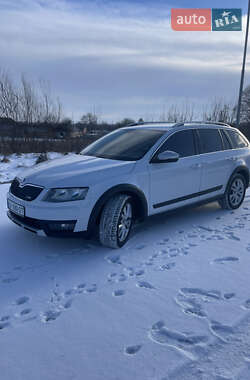 Универсал Skoda Octavia Scout 2015 в Любаре