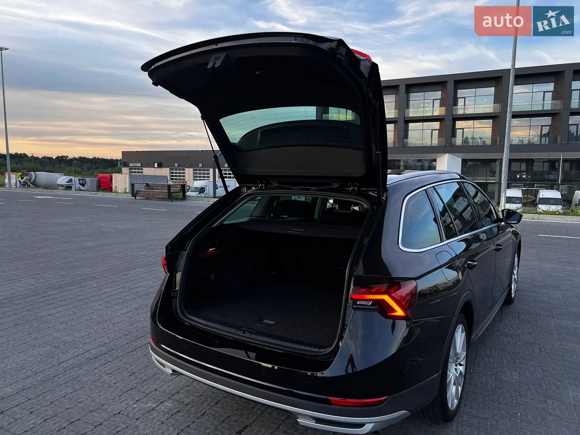 2021 Skoda Octavia - мініатюра 8