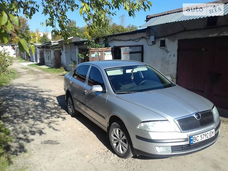 Седан Skoda Octavia 2006 в Дрогобыче