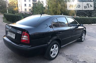 Седан Skoda Octavia 2002 в Каменском