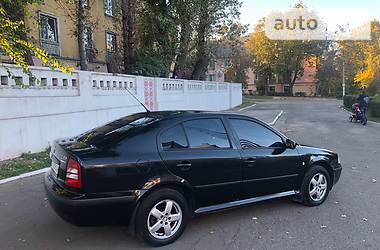 Седан Skoda Octavia 2002 в Каменском