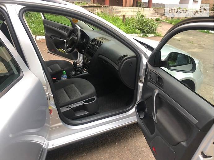 Универсал Skoda Octavia 2011 в Черновцах