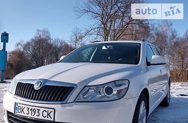 Універсал Skoda Octavia 2012 в 