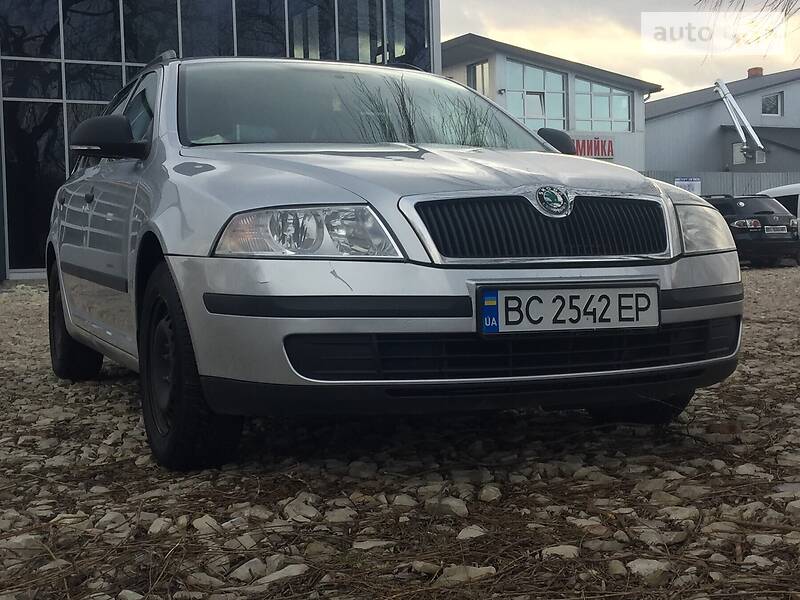 Універсал Skoda Octavia 2011 в Дрогобичі