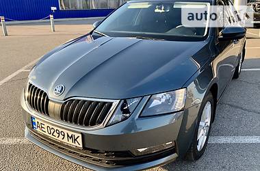 Хэтчбек Skoda Octavia 2017 в Днепре