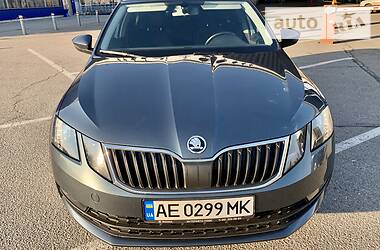 Хэтчбек Skoda Octavia 2017 в Днепре