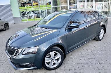 Хэтчбек Skoda Octavia 2017 в Днепре