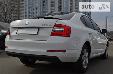 Седан Skoda Octavia 2015 в 