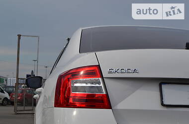 Седан Skoda Octavia 2015 в 