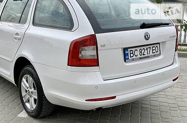 Універсал Skoda Octavia 2011 в 